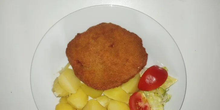 Svíčková, holanďák, vrabec nebo smažák a nápoj pro 1 nebo 2 osoby