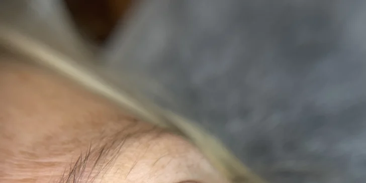 Uhrančivý pohled: lash lifting včetně barvy na řasy v salonu v Prostějově