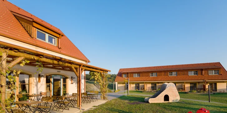 Rodinná dovolená v Rakousku: hotel s polopenzí a wellness, malá zoo i venkovní bazény