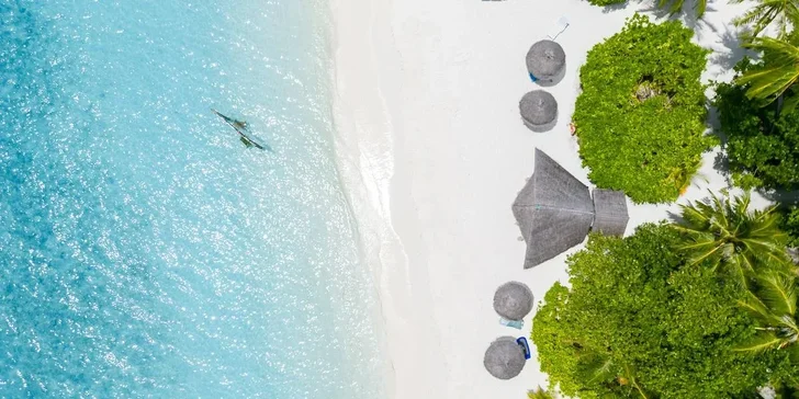 Tropický ráj na Maledivách: 4* hotel Fihalhohi Maldives s all inclusive, přímý let