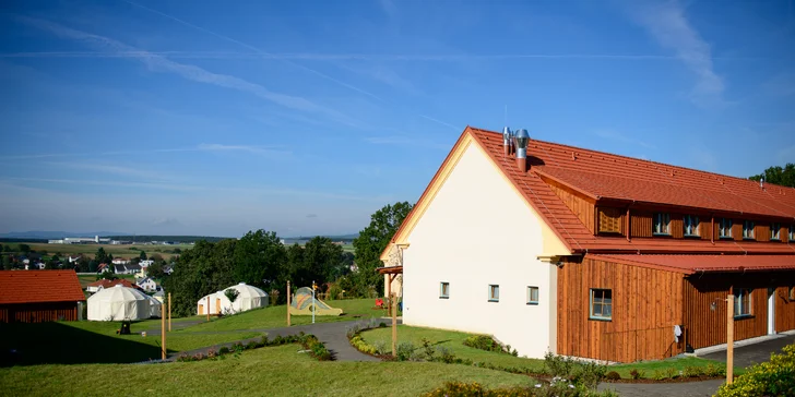 Rodinná dovolená v Rakousku: hotel s polopenzí a wellness, malá zoo i venkovní bazény