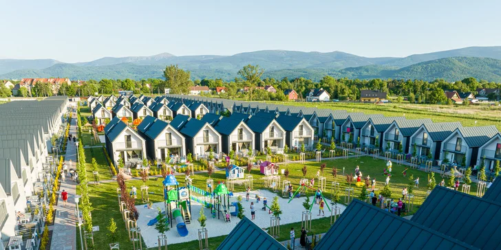 Jelenia Góra: zážitkový resort s aquaparkem i animačním programem, bydlení v moderních domcích
