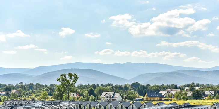 Jelenia Góra: zážitkový resort s aquaparkem i animačním programem, bydlení v moderních domcích