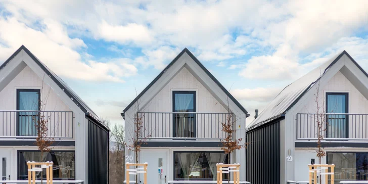 Jelenia Góra: zážitkový resort s aquaparkem i animačním programem, bydlení v moderních domcích