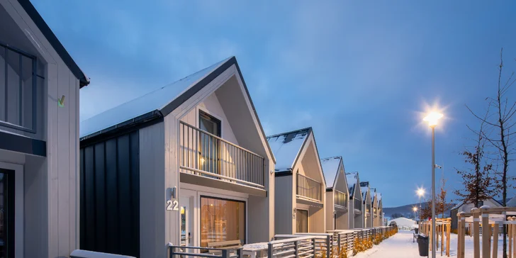 Jelenia Góra: zážitkový resort s aquaparkem i animačním programem, bydlení v moderních domcích