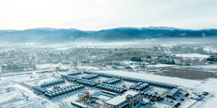 Jelenia Góra: zážitkový resort s aquaparkem i animačním programem, bydlení v moderních domcích