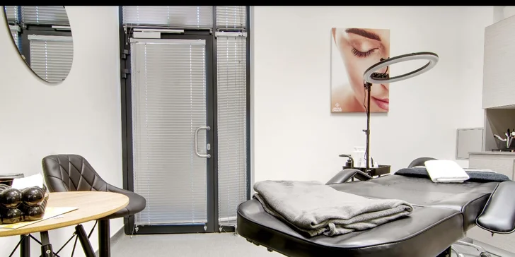 Svůdný pohled za všech okolností: lash lifting pro natočené řasy a laminace obočí