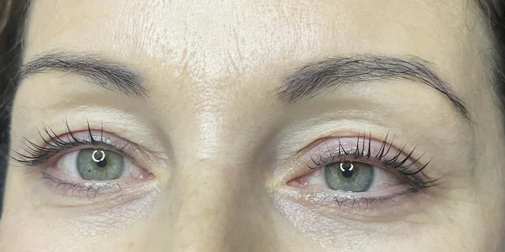 Svůdný pohled za všech okolností: lash lifting pro natočené řasy a laminace obočí