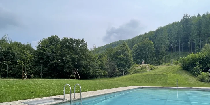 Pohodová dovolená v podhůří Beskyd: penzion se snídaní či polopenzí, bazén a infrasauna