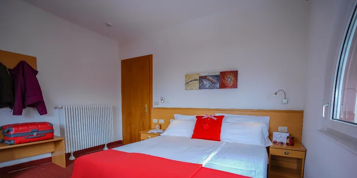 Lyžovačka v Itálii: horský hotel v Dolomitech se snídaní až pro 6 osob