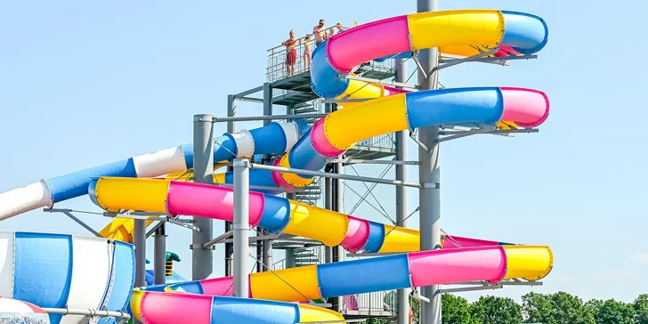 Jelenia Góra: zážitkový resort s aquaparkem i animačním programem, bydlení v moderních domcích