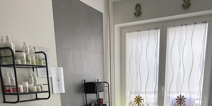 Antioxidační kosmetické ošetření Rose Hip Queen i úprava obočí a barvení řas