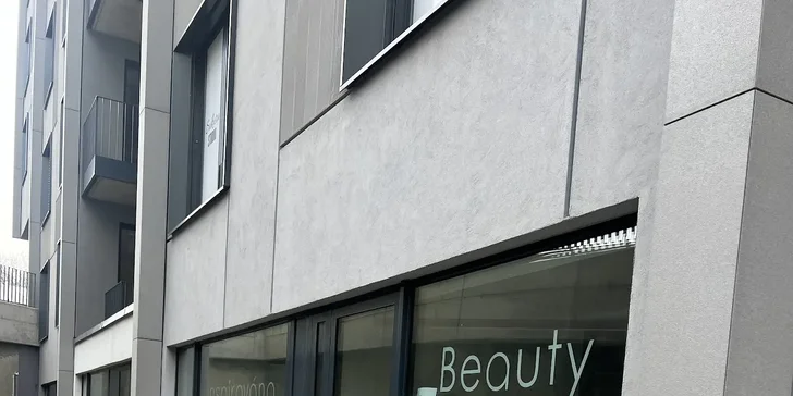 Kosmetické ošetření: ultrazvukové čistění, karboxyterapie, peeling i mikrojehličkování