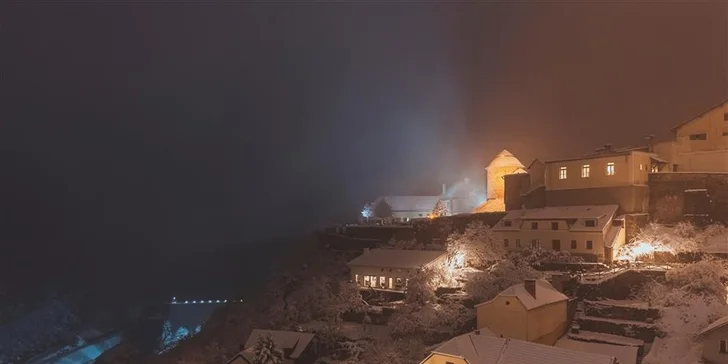Jednodenní adventní zájezd do Podyjí: hrad Bítov a procházka Znojmem, vč. návštěvy adventních trhů
