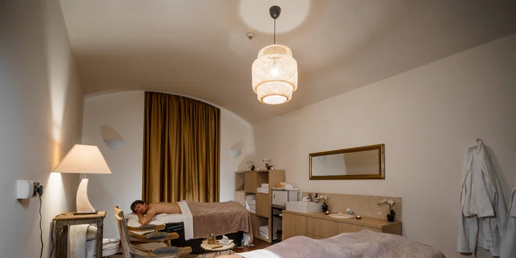 Masáž a 2hodinový vstup do krásného wellness na Senovážném náměstí pro 1 i 2 osoby