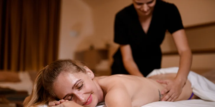Masáž a 2hodinový vstup do krásného wellness na Senovážném náměstí pro 1 i 2 osoby