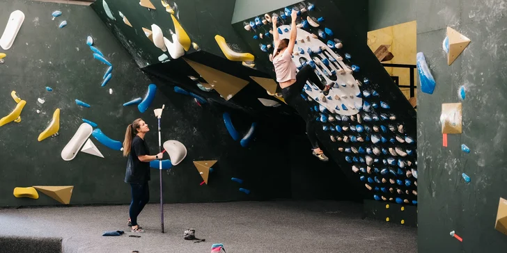 Vstup na nově otevřenou boulderovou stěnu na Praze 6 pro dospělé