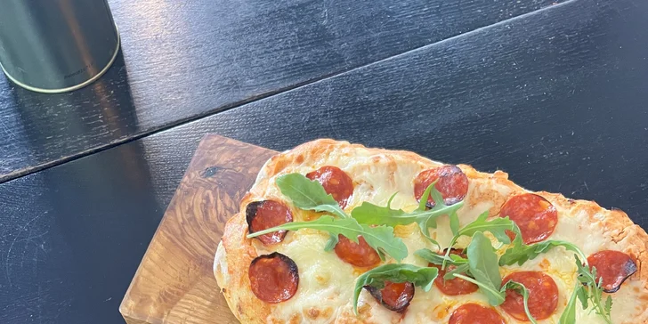 Jídlo dle výběru pro dvě osoby v tapas restauraci: carpaccio, tatarák i pinsa