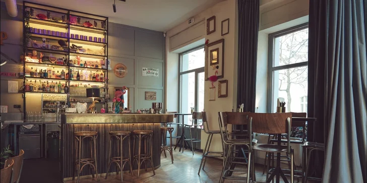 Jídlo dle výběru pro dvě osoby v tapas restauraci: carpaccio, tatarák i pinsa