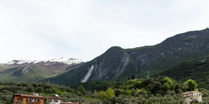 Dovolená u jezera Garda: 3* hotelový komplex se snídaní, tenis, vodní sporty i turistika