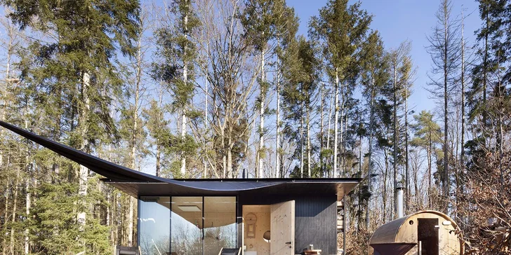 Tiny house na Sázavě: cedrová sauna, možnost snídaní i grilování