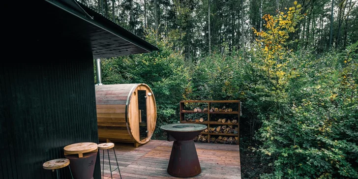 Tiny house na Sázavě: cedrová sauna, možnost snídaní i grilování