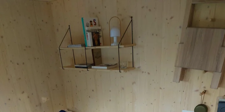 Tiny house na Sázavě: cedrová sauna, možnost snídaní i grilování