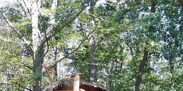 Romantický treehouse na Sázavě: plný minibar, možnost snídaně a božský výhled