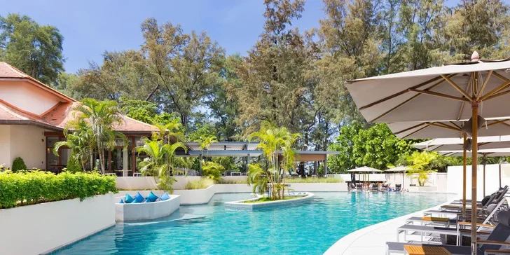 Dovolená na ostrově Phuket: 5* hotel se stravou a bazénem, vč. letenek, 100 m od pláže a 2 km od letiště