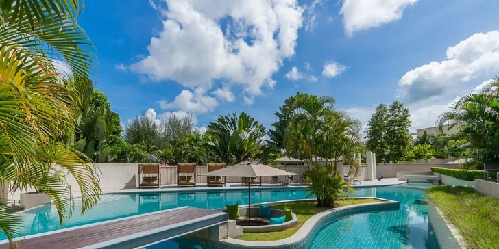 Dovolená na ostrově Phuket: 5* hotel se stravou a bazénem, vč. letenek, 100 m od pláže a 2 km od letiště