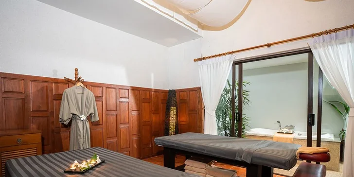 Dovolená na ostrově Phuket: 5* hotel se stravou a bazénem, vč. letenek, 100 m od pláže a 2 km od letiště