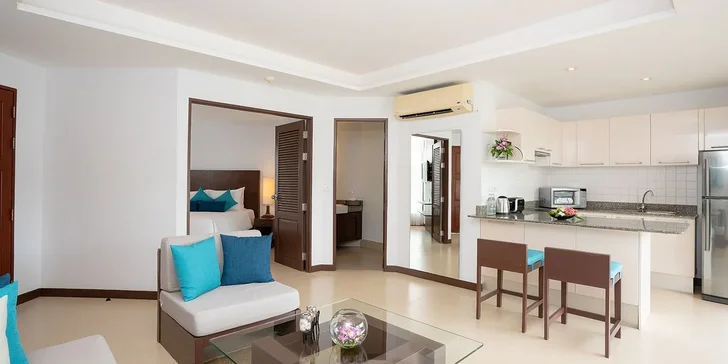 Dovolená na ostrově Phuket: 5* hotel se stravou a bazénem, vč. letenek, 100 m od pláže a 2 km od letiště