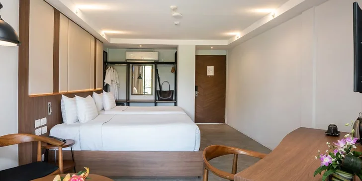 Dovolená na ostrově Phuket: 5* hotel se stravou a bazénem, vč. letenek, 100 m od pláže a 2 km od letiště