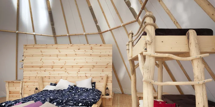 Relax v Posázaví: luxusní teepee se saunou, koupacím sudem i možností snídaně