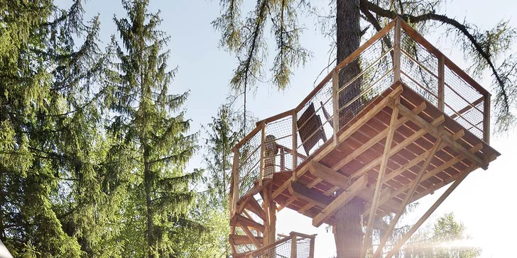Relax v Posázaví: luxusní teepee se saunou, koupacím sudem i možností snídaně