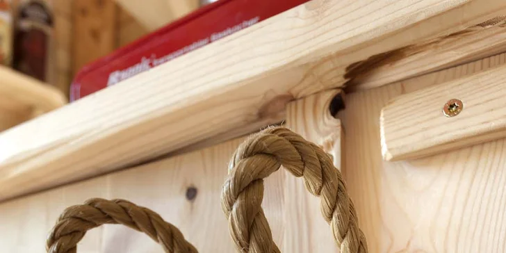 Romantický treehouse na Sázavě: plný minibar, možnost snídaně a božský výhled