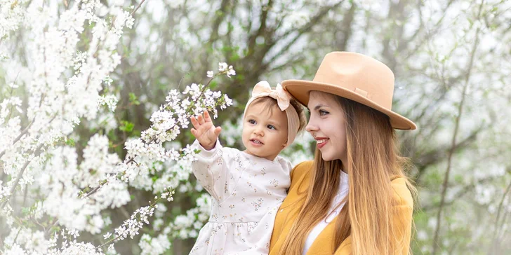 Profesionální focení v exteriéru až pro 5 osob: 12-30 upravených fotografií