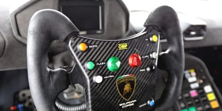Spolujízda v Lamborghini Huracan Super Trofeo EVO na závodním okruhu v Brně či Mostě: 1–3 kola