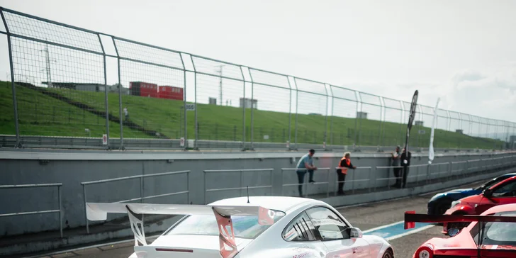 Spolujízda v Porsche 997.2 GT3 Super Cup na závodním okruhu v Brně či Mostě: 1–3 kola