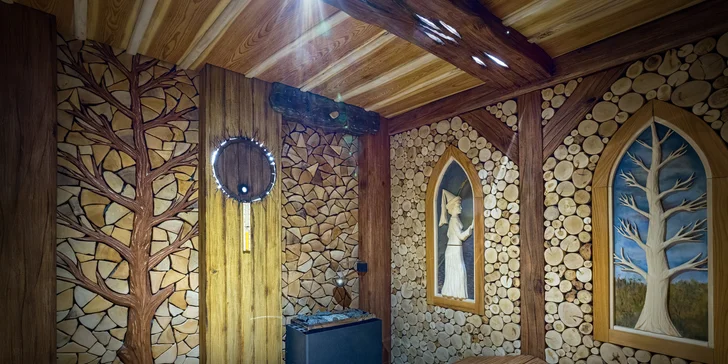 Vstup nebo permanentka do stylového hradního wellness pro pár i rodinu: vířivka i sauny