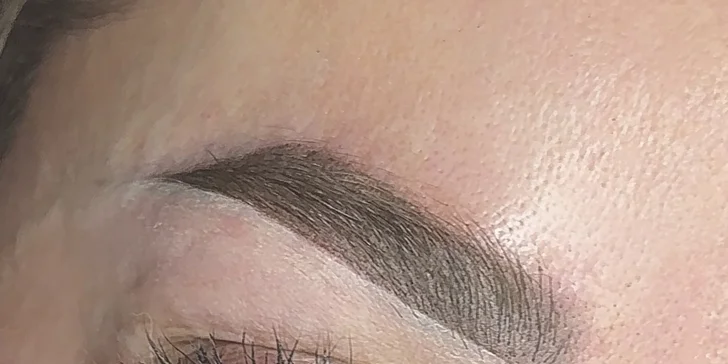 Permanentní make-up: rty nebo microblading či shading obočí vč. péče