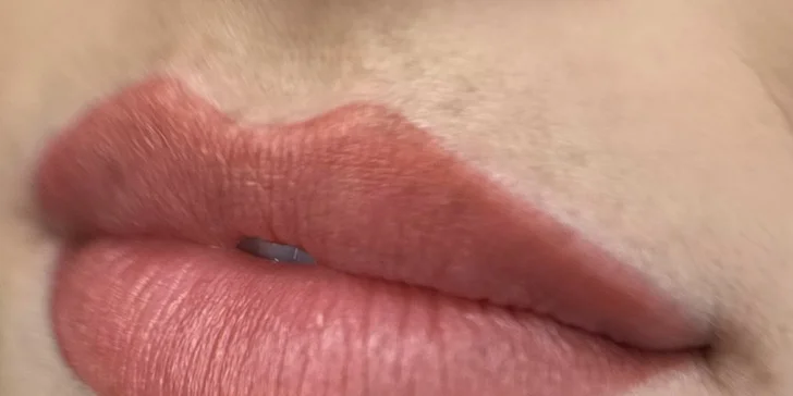 Permanentní make-up: rty nebo microblading či shading obočí vč. péče