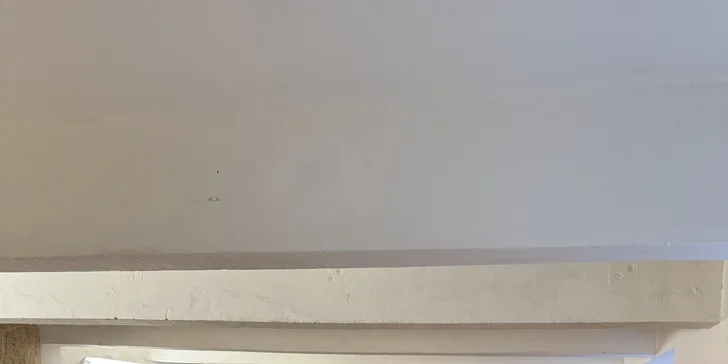 Upusťte páru a rozmlaťte televizi nebo monitor: vstupy do pražského Smash Roomu až pro 5 osob