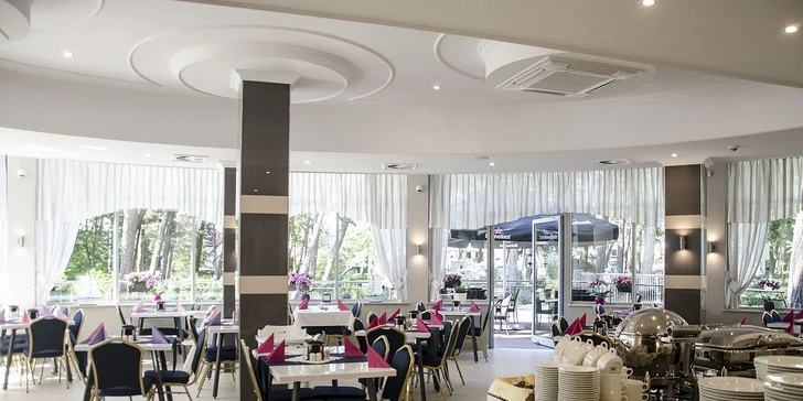 Dovolená u Baltu: hotel v Ustronie Morskie, vč. stravy, neomezeného wellness a výletu lodí
