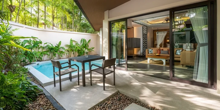 Dovolená na ostrově Phuket: 5* hotel se stravou a bazénem, vč. letenek, 100 m od pláže a 2 km od letiště