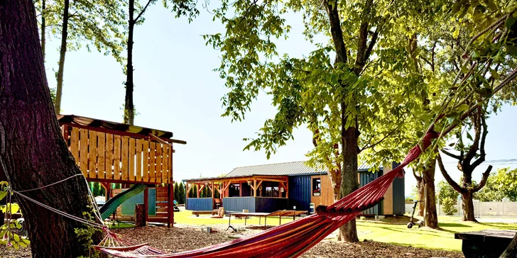 Luxusní glamping na východu Čech: sauna, venkovní vířivka i vyžití pro děti
