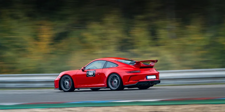 Jízda na závodním okruhu v Třinci, Brně či Mostě v legendárním voze Porsche: 1–5 kol