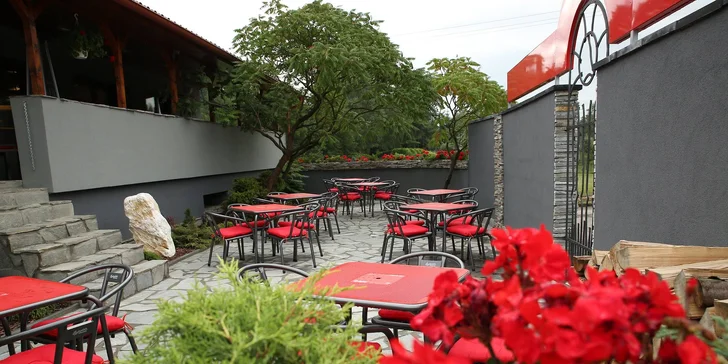 Relax ve Slezsku: pobyt s litrem rozlévaného vína, degustačním menu nebo vířivkou na pokoji