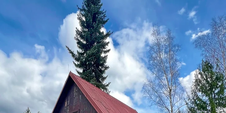 Pohoda v rekreačním areálu v Beskydech: chatka s kuchyňkou až pro 9 osob