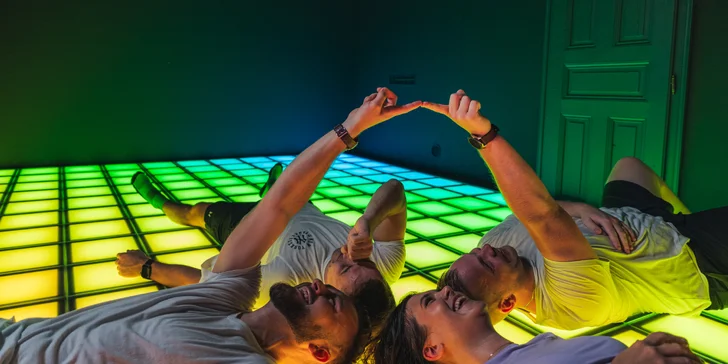 GlowStep: 55 min. pixelových her pro jednoho, dva i celou partu